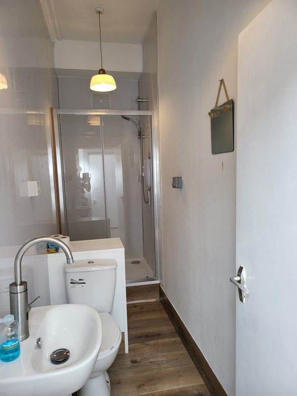 🏡 Spacious Furnished Double Room in Walsall Town Centre, WS1 1PQ | £500 PCM | All Bills Included