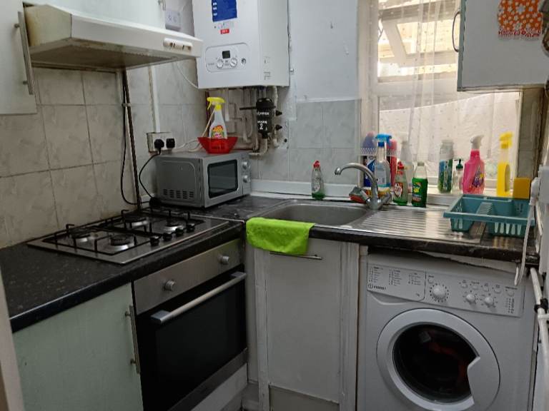 🏠 DOUBLE ROOM TO RENT – GREEN STREET, Plaistow E13 9DA