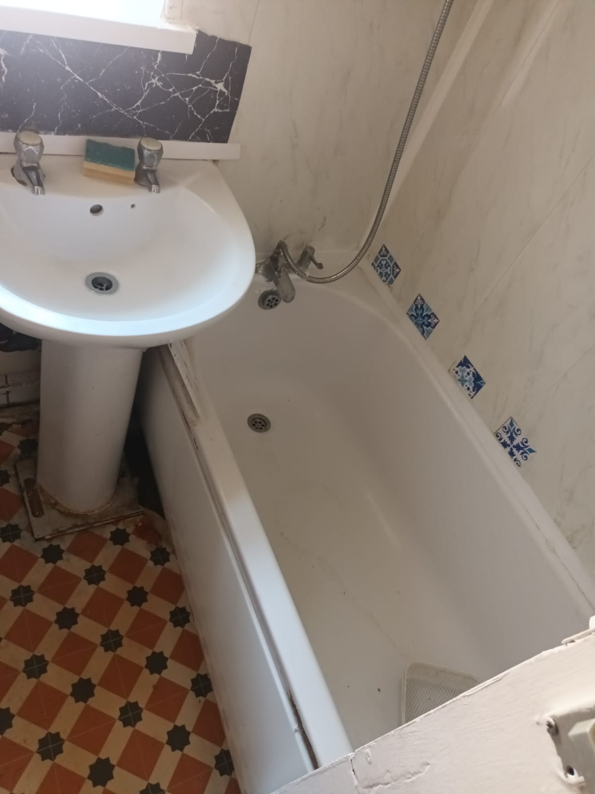 2-bedroom upstairs flat to rent in Whalley range M16 0BG