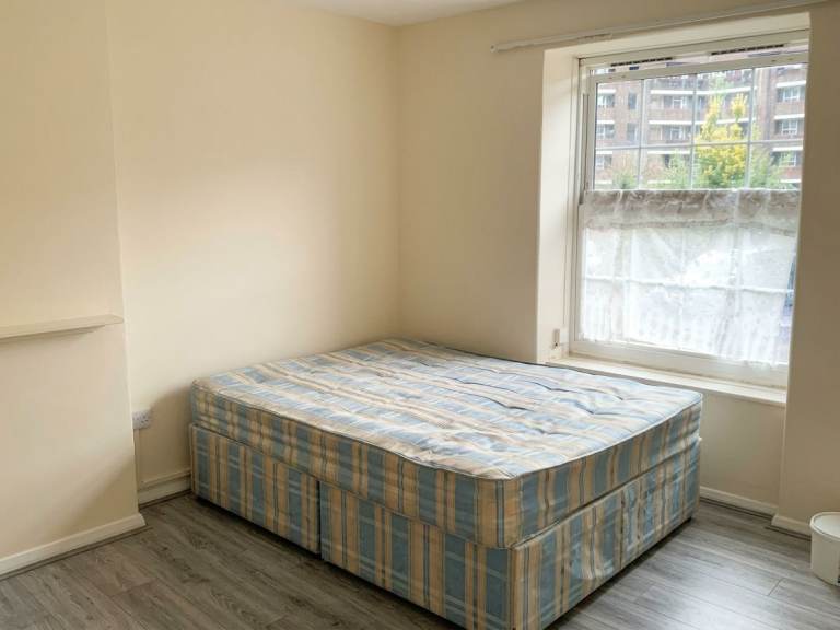 Title: 2 Furnished Double Rooms in Shared House near Elephant & Castle – Bills Included (SE1 6QL)