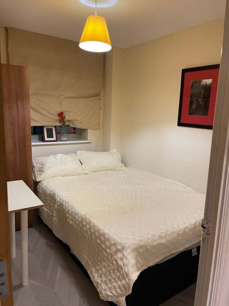 🏙️ Modern 2-Bed, 2-Bath Furnished Apartment | City View, Ilford IG1 1NH