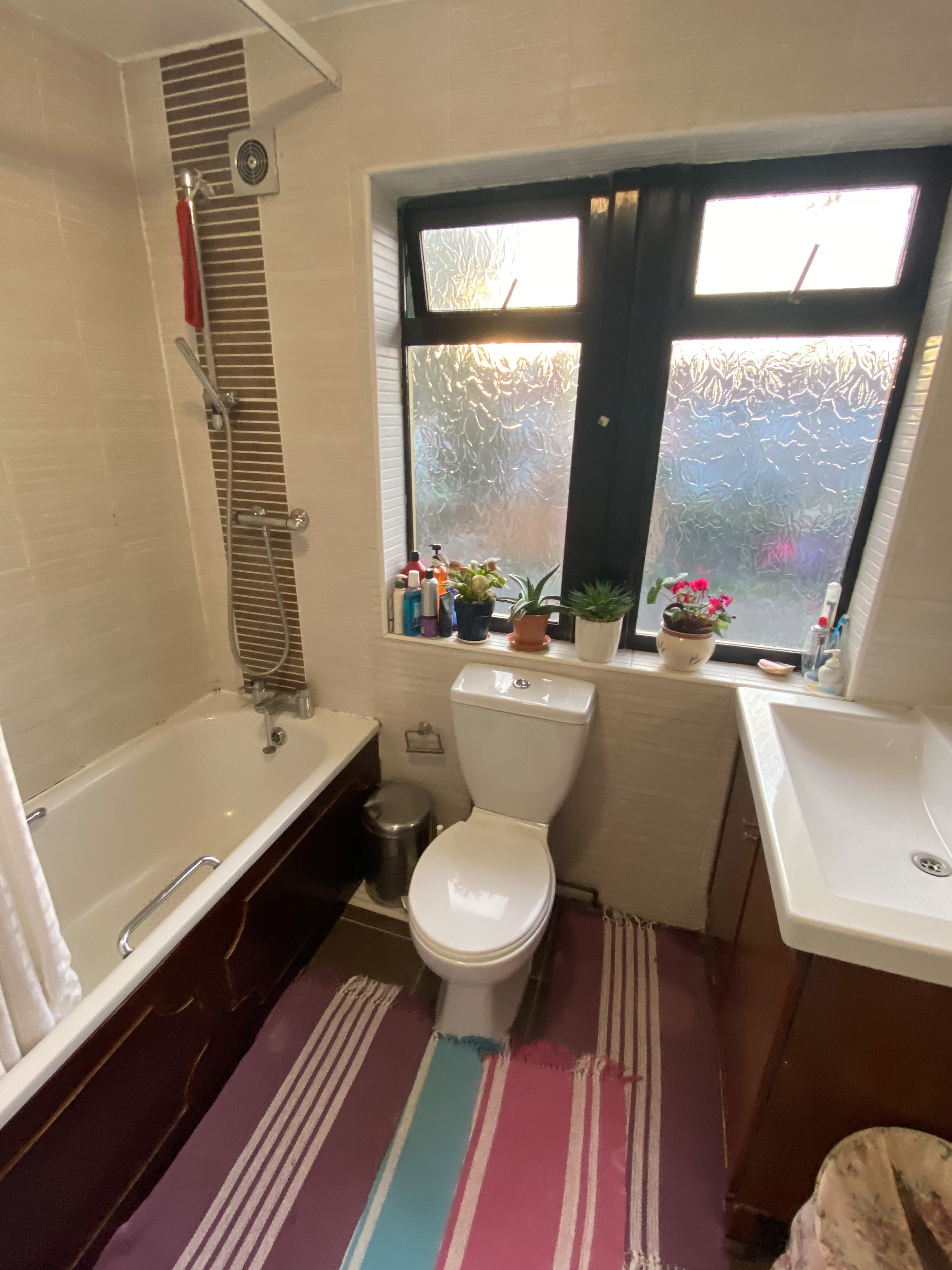 🏡 LUXURIOUS LARGE EN-SUITE ROOM Female accommodation | E17 8JE