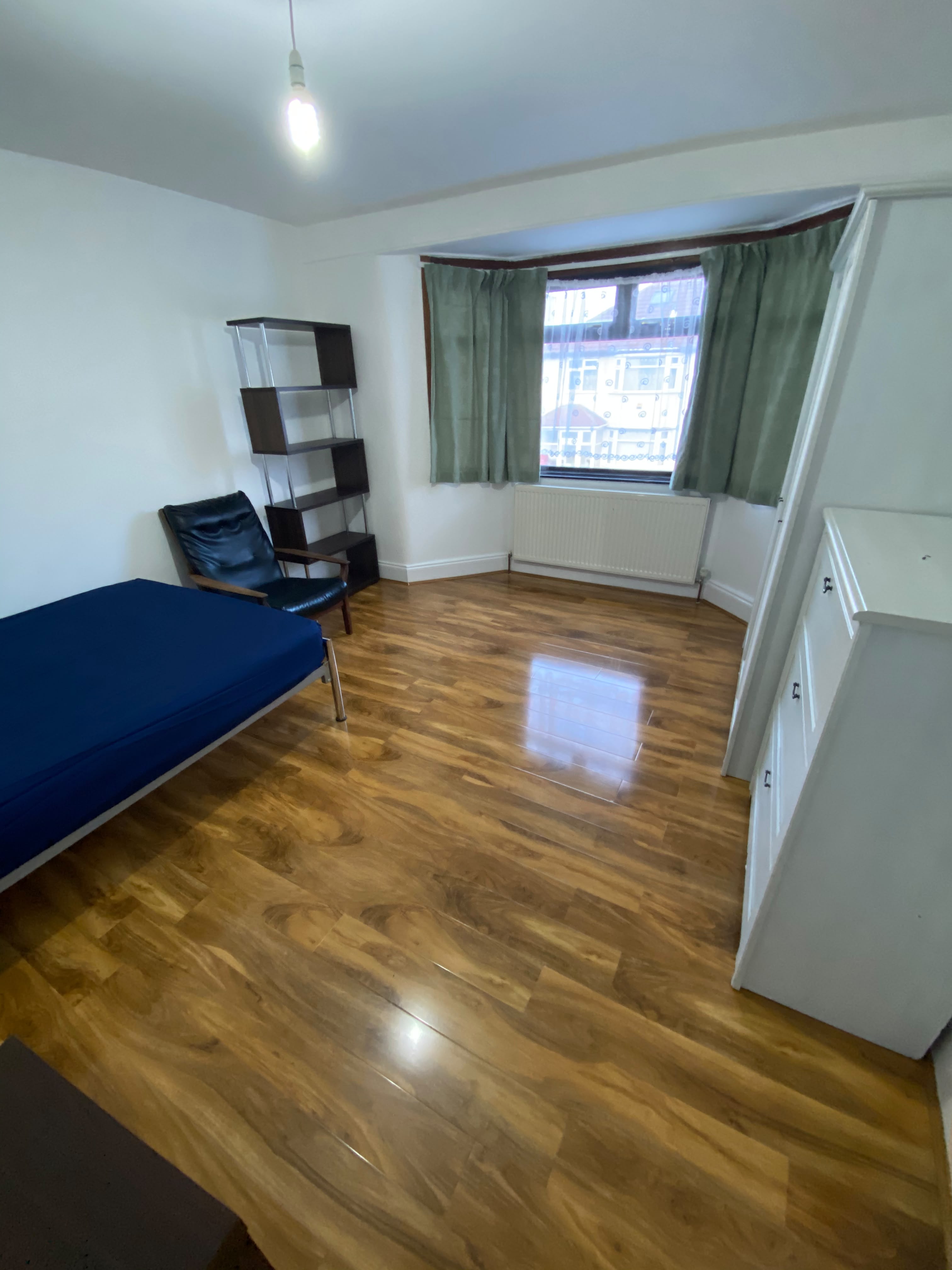 🏡 LUXURIOUS LARGE EN-SUITE ROOM Female accommodation | E17 8JE
