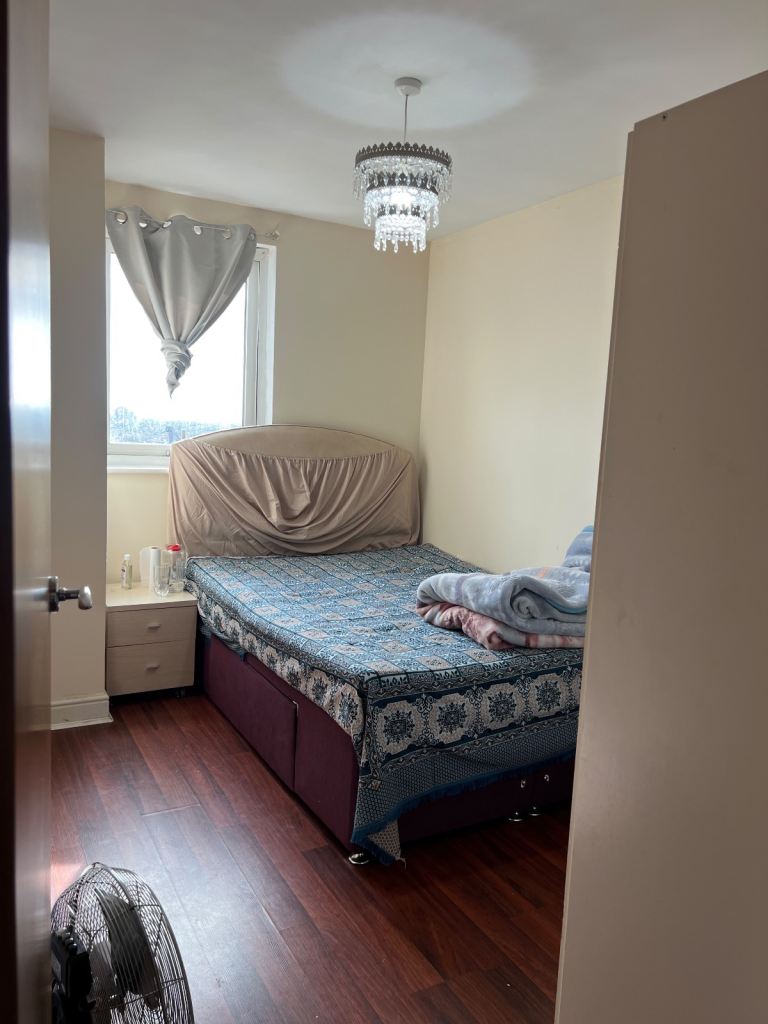 Double En-suite Room Gants hill, Redbridge, IG2 6LQ