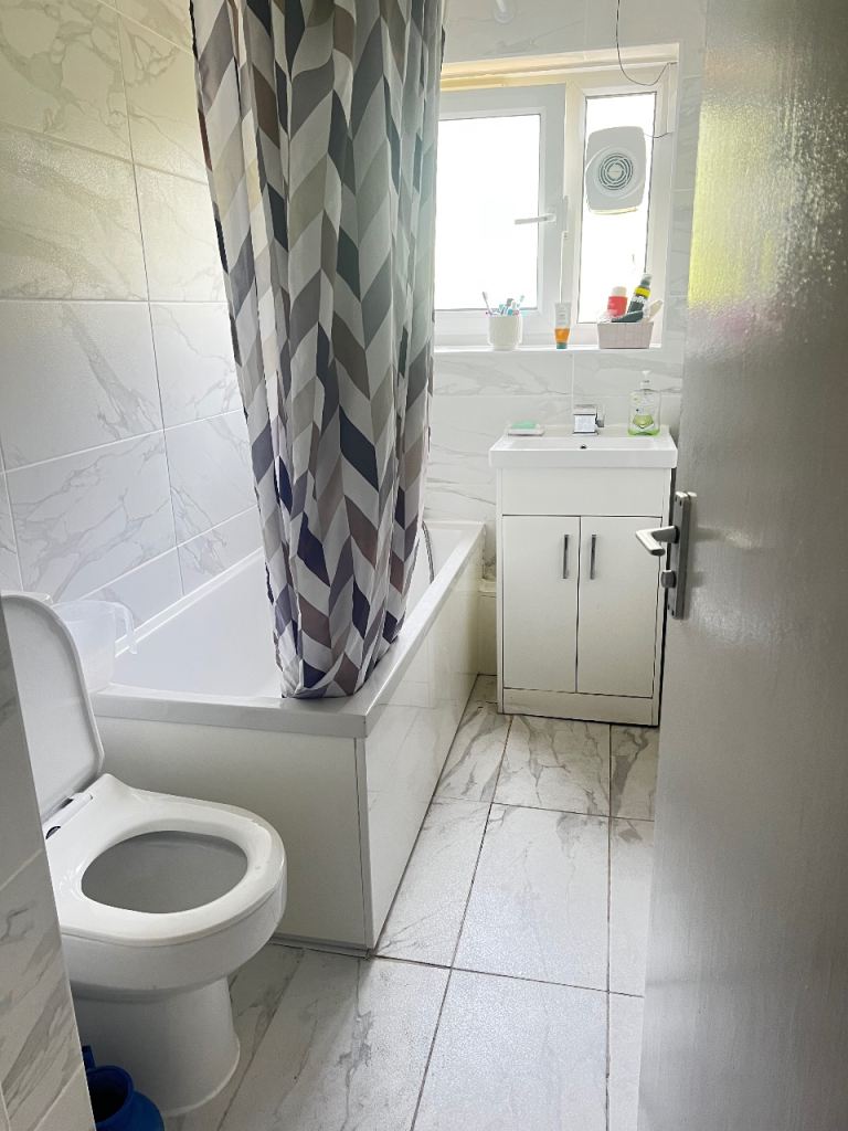 Master Room to rent at Claremont rd, Forest Gate (E7 0QP)
