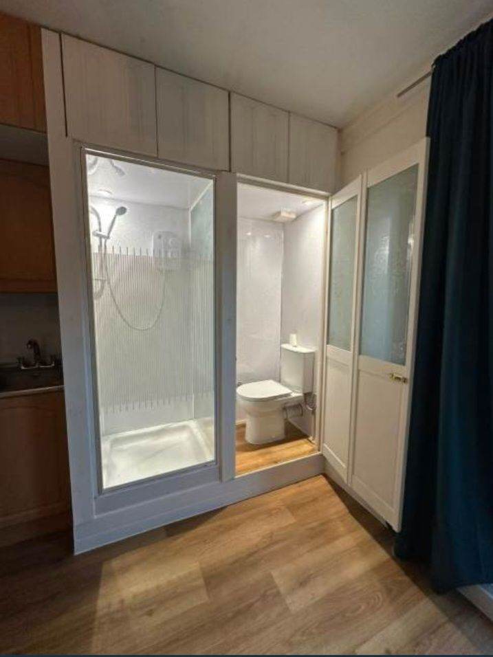 🏡 Furnished Ground-Floor Studio Flat in Dagenham, RM9 6AJ | £950 PCM | All Bills Inclusive