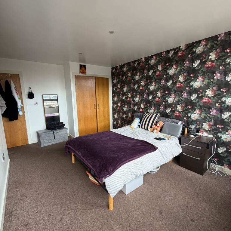 🏙️ Fantastic Fully Furnished 2-Bedroom Apartment with Secure Parking | Metropolitan Apartments, Leicester City Centre | LE1 3RF