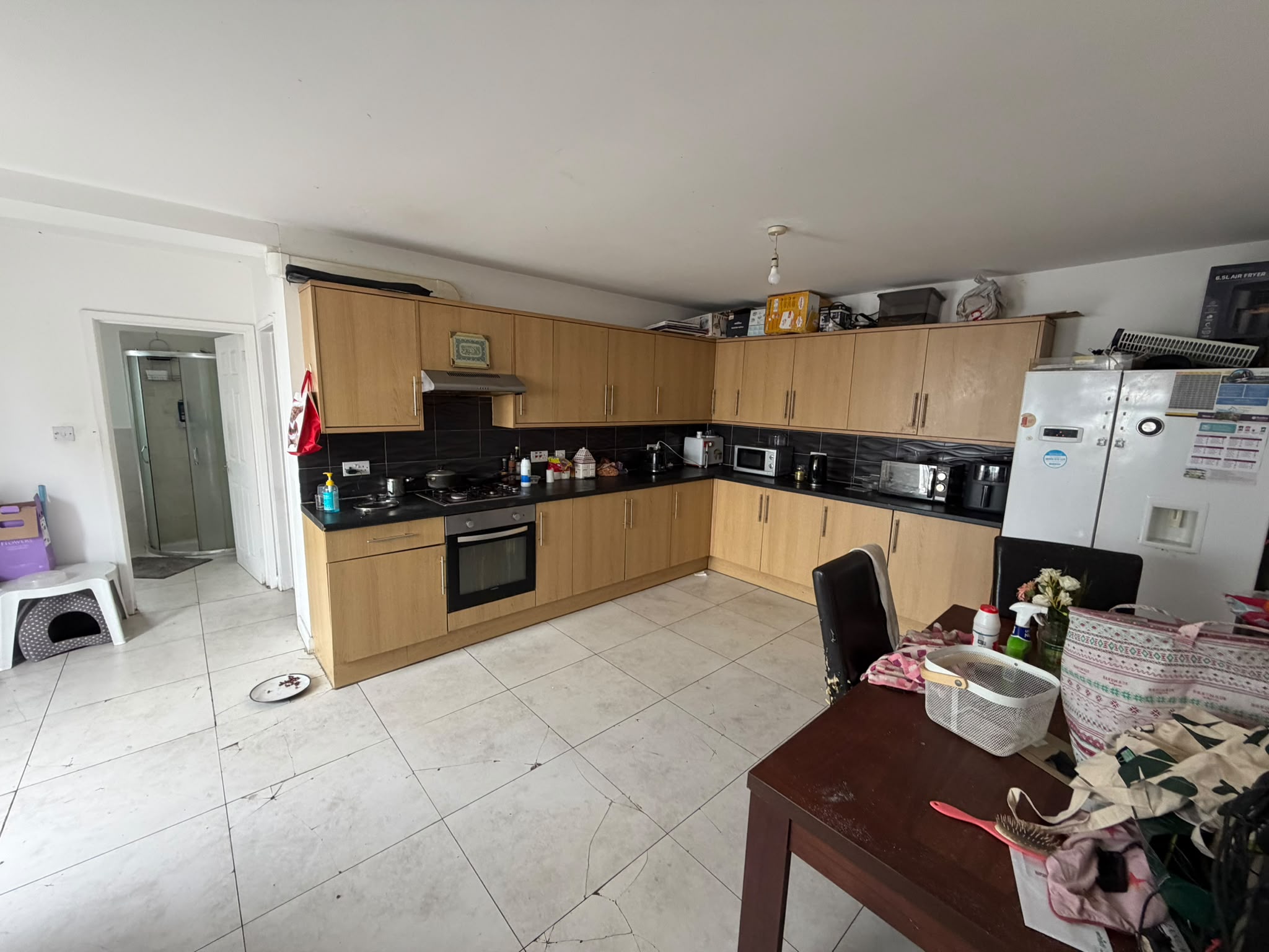 Double Room in a Shared House RG2