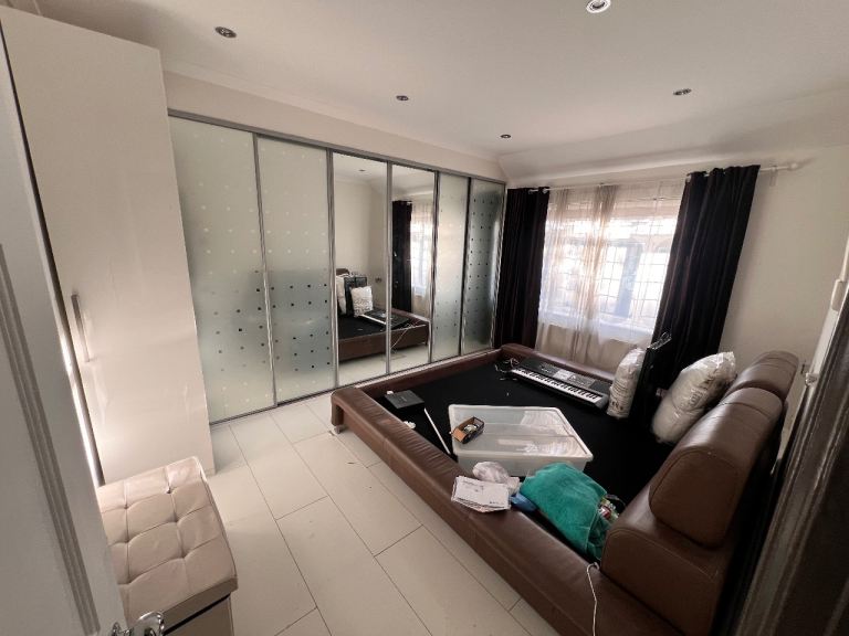 4 bedroom house Wembley Stonebridge (HA9 6QQ)