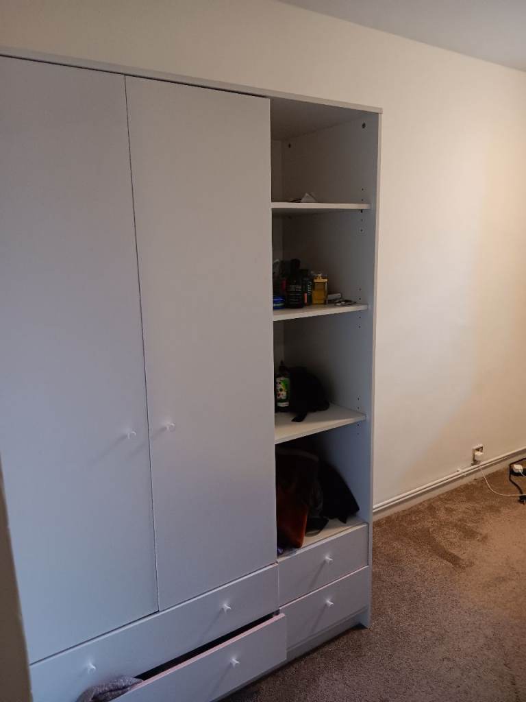 🏡 Beautiful 2-Bedroom Apartment in Hendon, NW4 1JS | £2,200 PCM | Balcony & Lift | Homeowner Guarantor Required