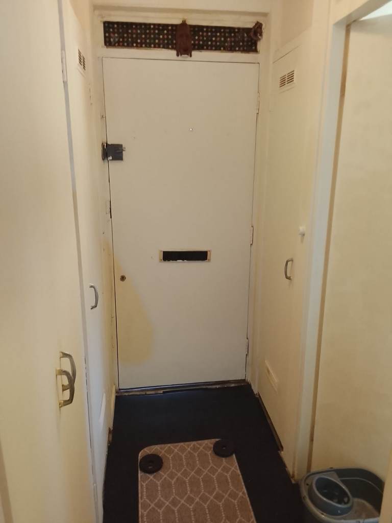 Herne Hill - Self-contained studio apartment Brixton, London SE24 0HB