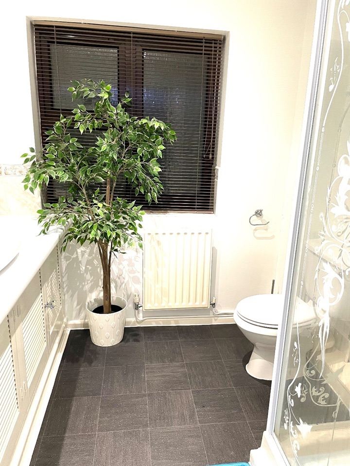 Double Room with Large En-suite (MK8 8BU)