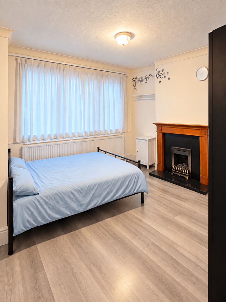 🏡LArge En-suite room – Wembley / Alperton – Short-Term Let HA0 1SQ