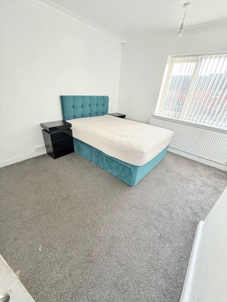 ✨ Spacios double room all bills included CV12 9AP