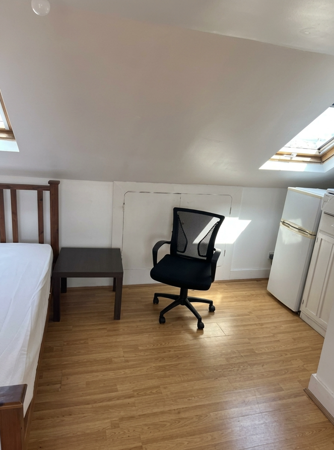 🏡 LUXURIOUS LARGE EN-SUITE ROOM Female accommodation | E17 8JE