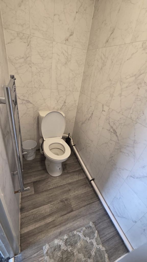 🏡✨ Large Ensuite Room in Hull HU3 2TT – £120pw | Refurbished House | Bills + Superfast Wi-Fi Included! 🏥📶