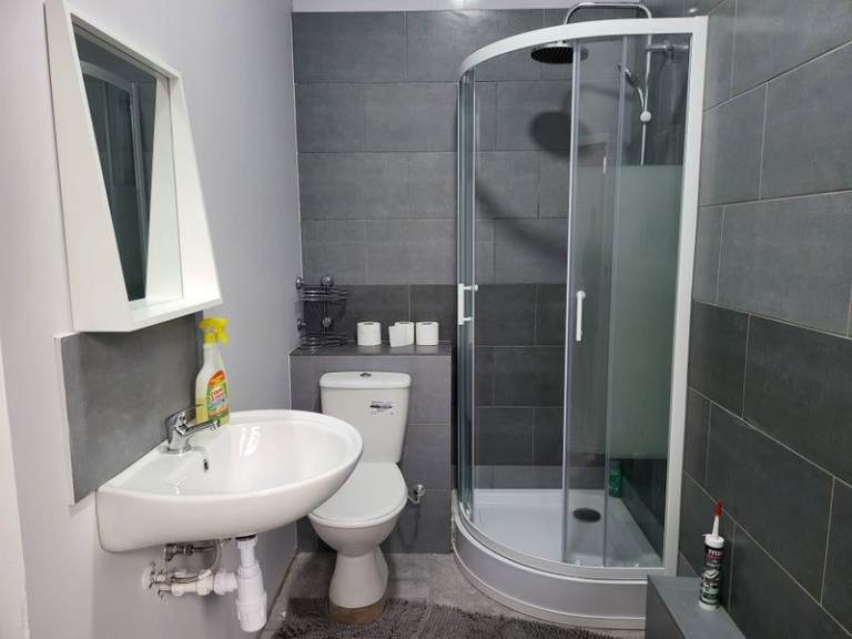🏡 Spacious Furnished Double Room in Walsall Town Centre, WS1 1PQ | £500 PCM | All Bills Included