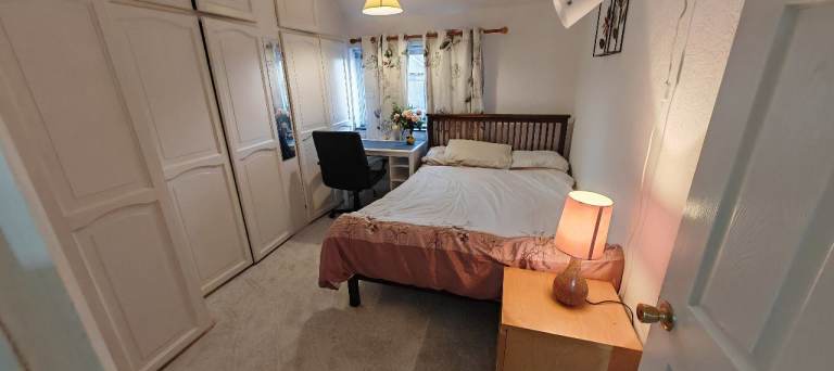SINGLE PROFESSIONAL LODGER WANTED | UB7 9ES | WEST DRAYTON