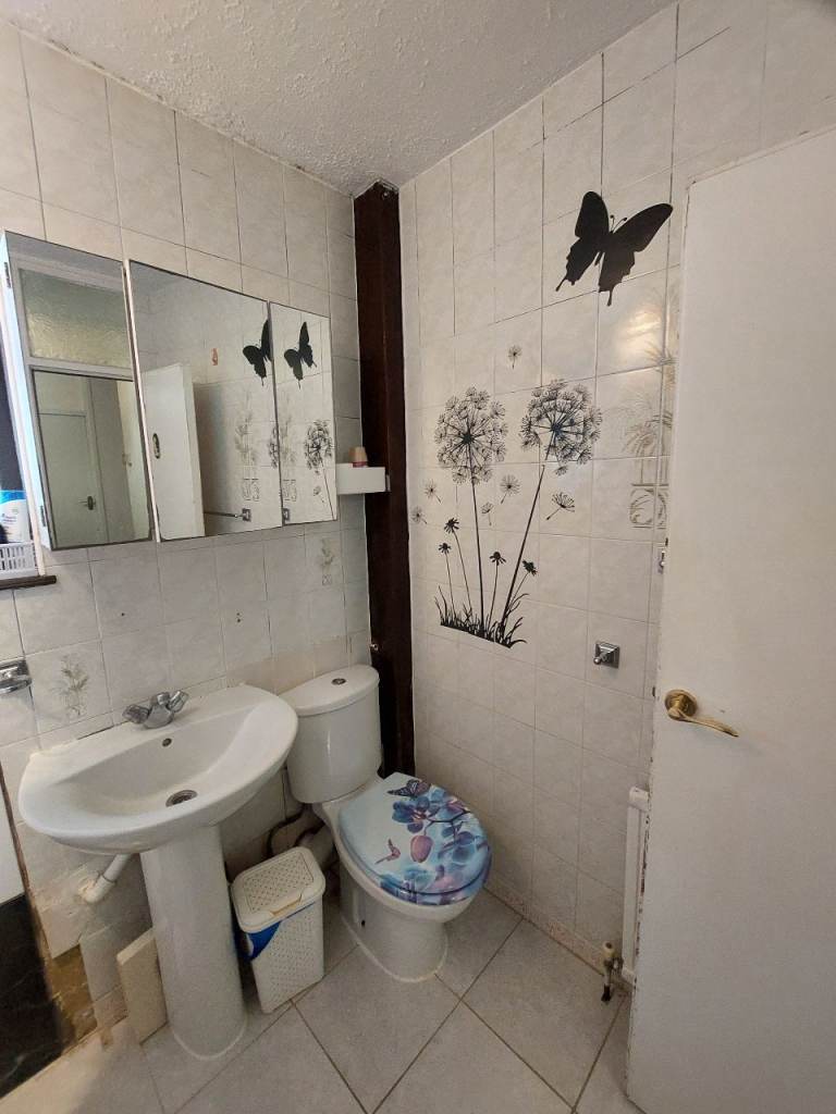 Spacious double room in a sharing house at Rokeby st, Stratford (E15 3NS)