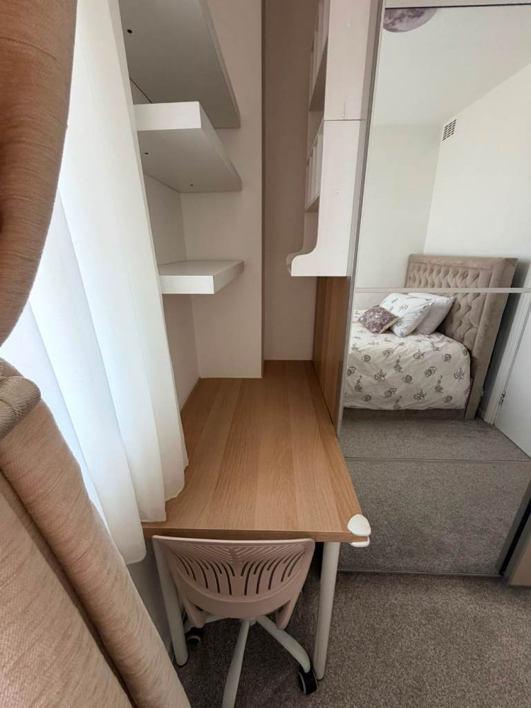 1 Bed Flat Nearby Central London 1GB/Wi-Fi & Full Kitchen (W6 8PS)