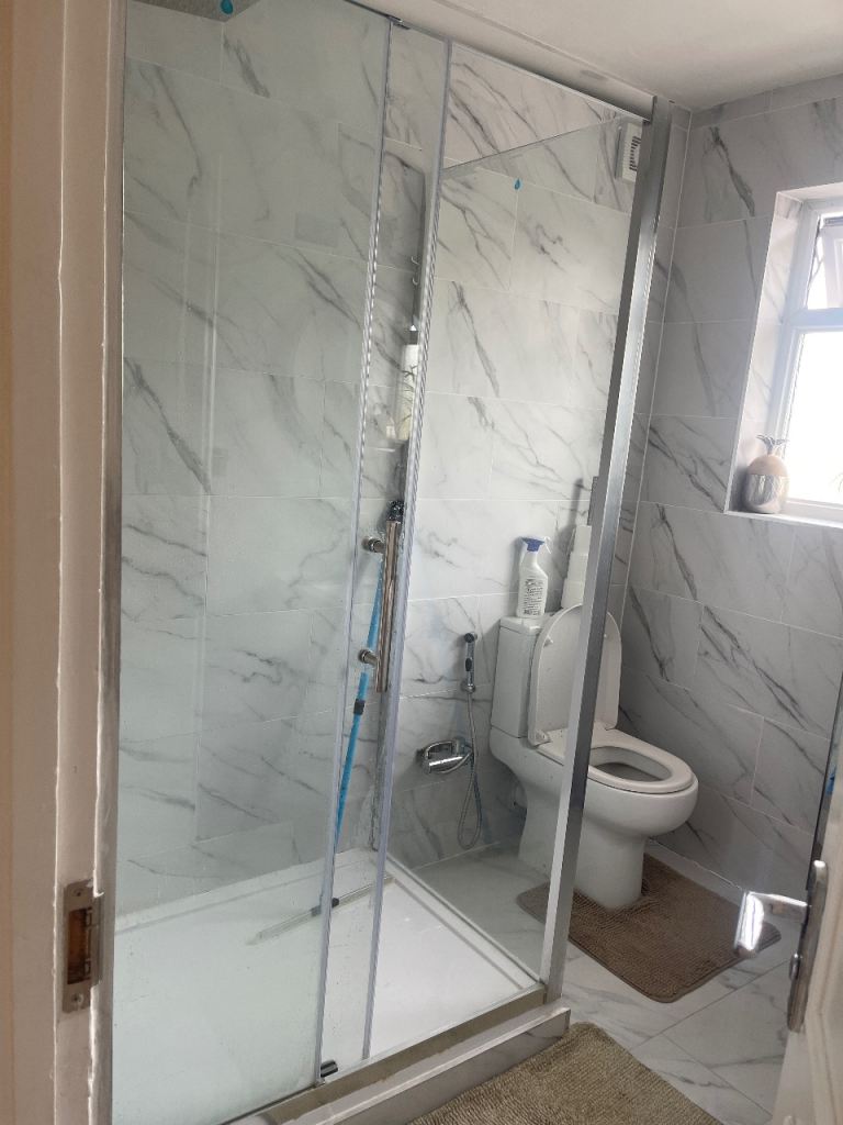 Double bedroom at Dominion dr, Romford, London RM5 2QP