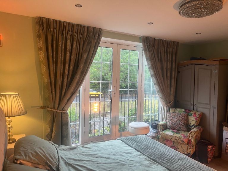 En-suite Double room at Thirlmere rise, Bromley (BR1 4HY)