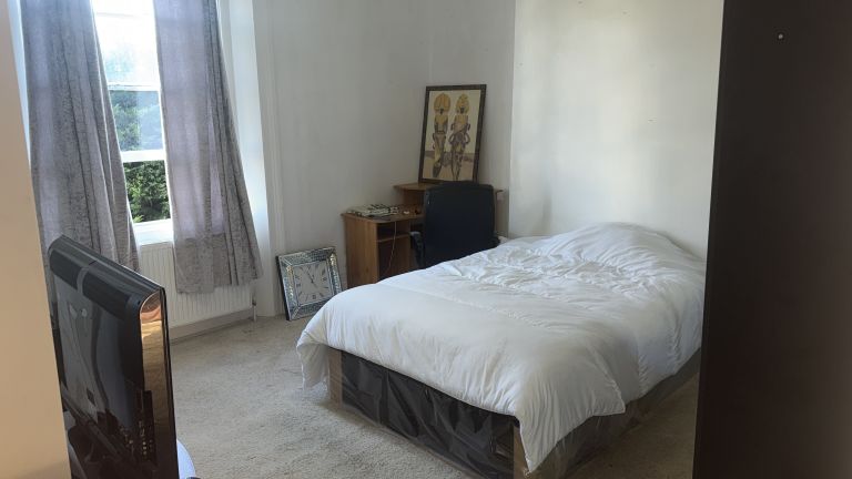 Newly Refurbished Double Room in Sydenham – £999pcm | Great Transport Links! 🏡(SE26 4EQ)