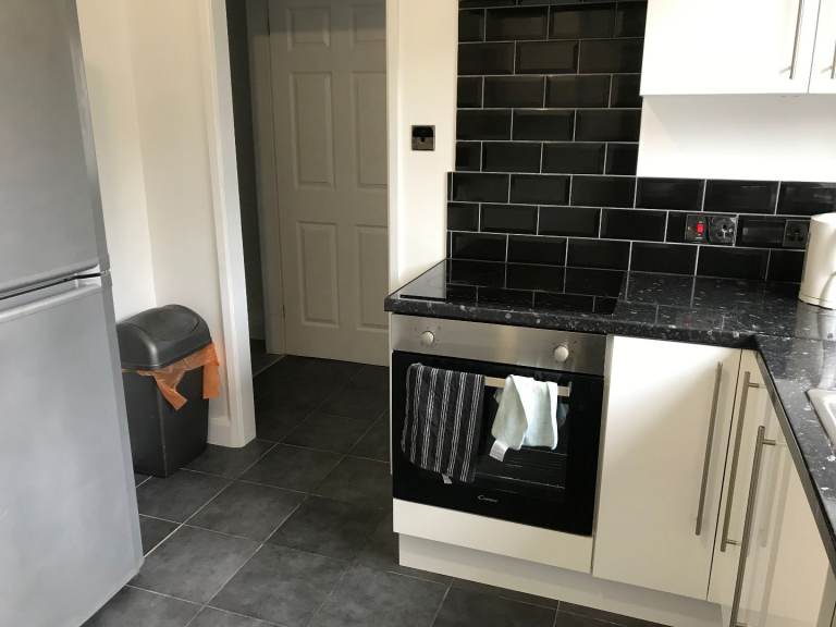 Double room at Darley Ave, Farnsworth, Bolton (BL4 7RU)