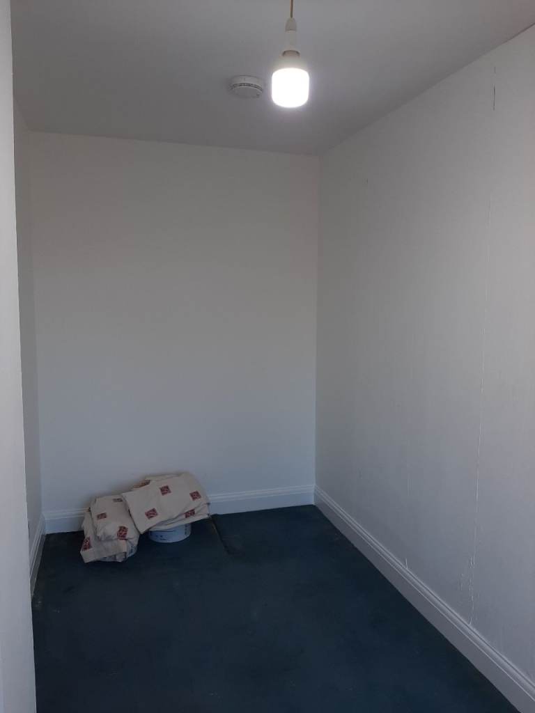 Large SINGLE room 5mins from Tube Heathrow, London £600pm( TW5 0 BJ)
