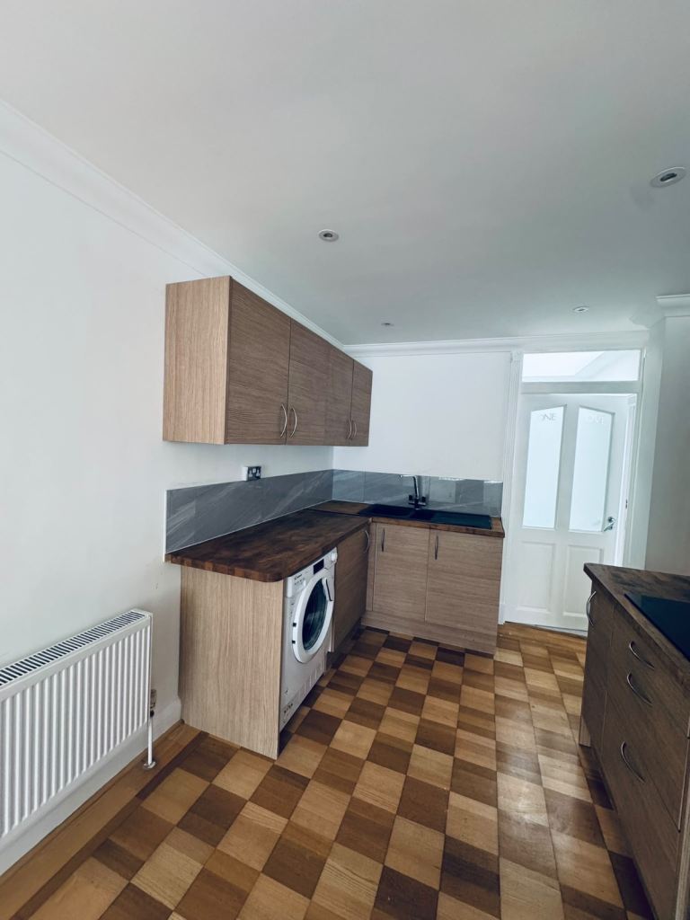 Separate 1 Bed Flat at Sewardstone rd, Waltham abbey (EN9 3QF)