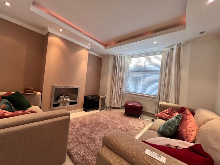 4 bedroom house Wembley Stonebridge (HA9 6QQ)