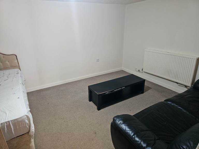 A Studio Room with BILLS INCLUSIVE in Oldham (OL9 7QY)