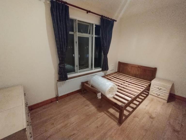 Lovely room in an AMAZING House Heathrow, London £700pm(TW5 0QJ)