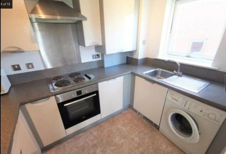 🏙️✨ Luxury 2-Bedroom Furnished Apartment in Birmingham B15 2BG – Park Central | Balcony + Parking! 🚗🌳