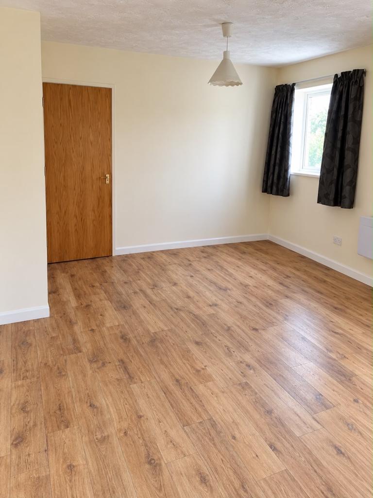 Spacious 2-Bedroom Flat to Rent – UB1 2YQ