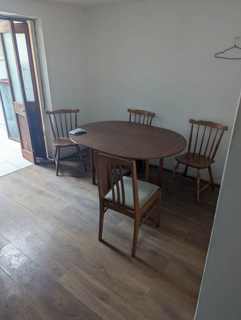 2 BED WITH 2 TOILETS , PARKING AND GARDEN NEAR ROMFORD STATION INCLUDING BILLS (RM1 2TB)