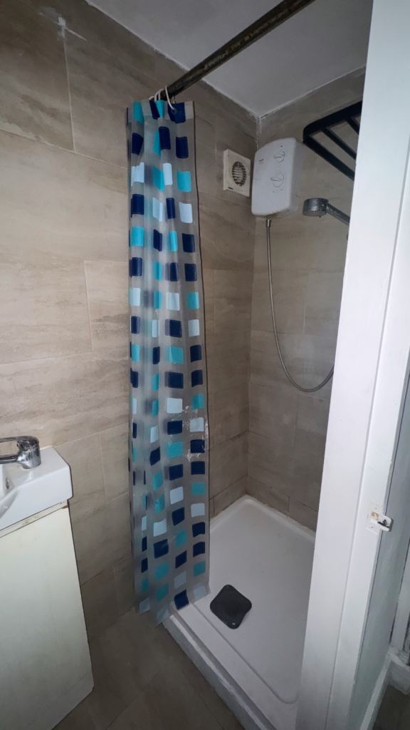 Studio apartment to rent, 3 minute walk from Goodmayes Station IG3 9UD