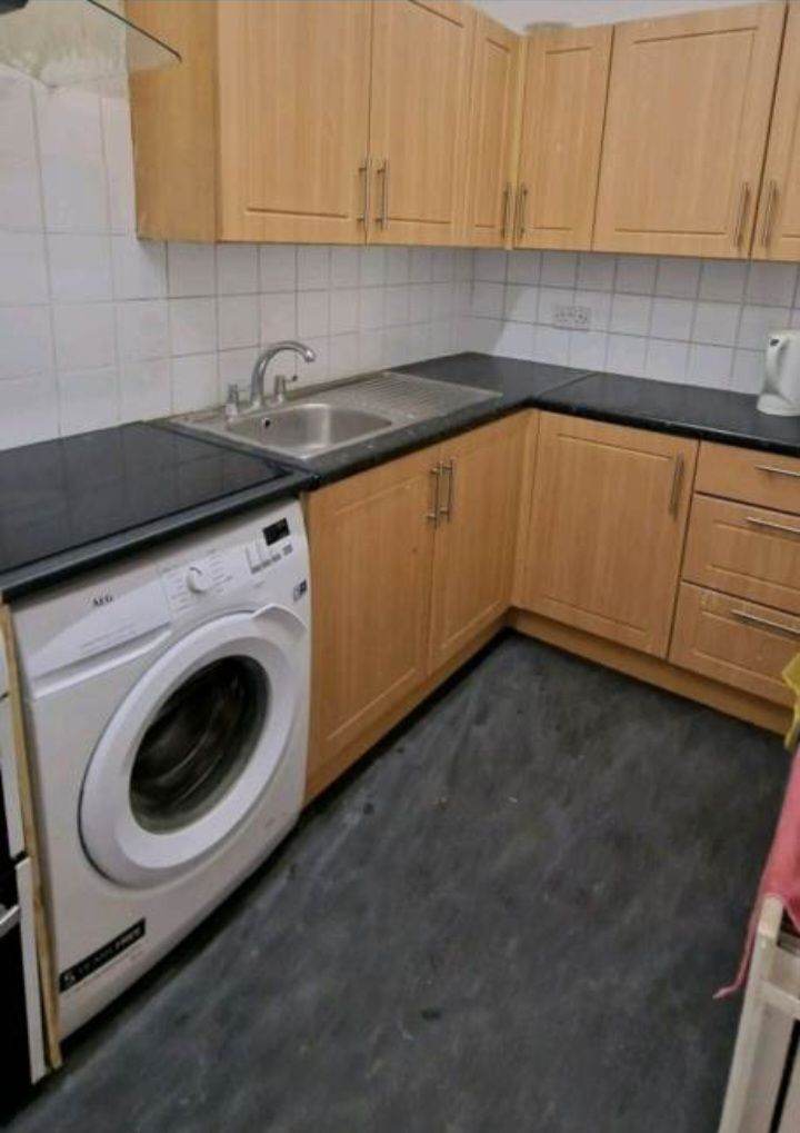 🏡 Furnished Ground-Floor Studio Flat in Dagenham, RM9 6AJ | £950 PCM | All Bills Inclusive