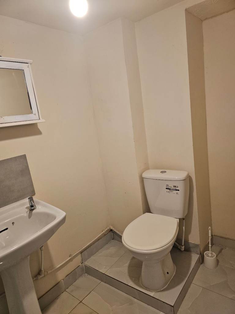 A Studio Room with BILLS INCLUSIVE in Oldham (OL9 7QY)