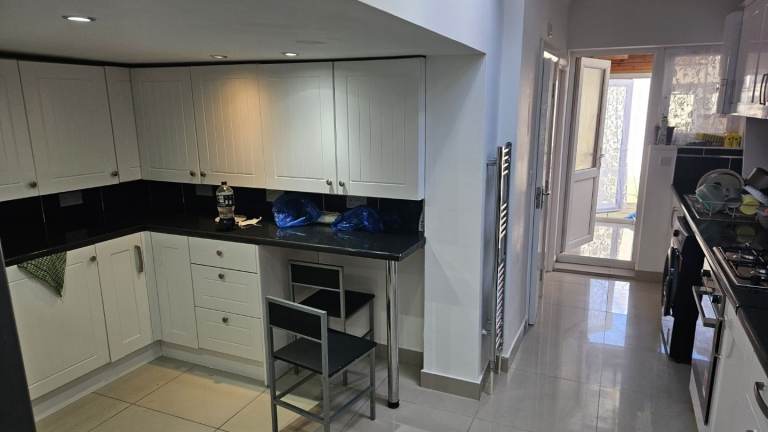 🏡 Large Double Room for couple – East Ham E6 1LW