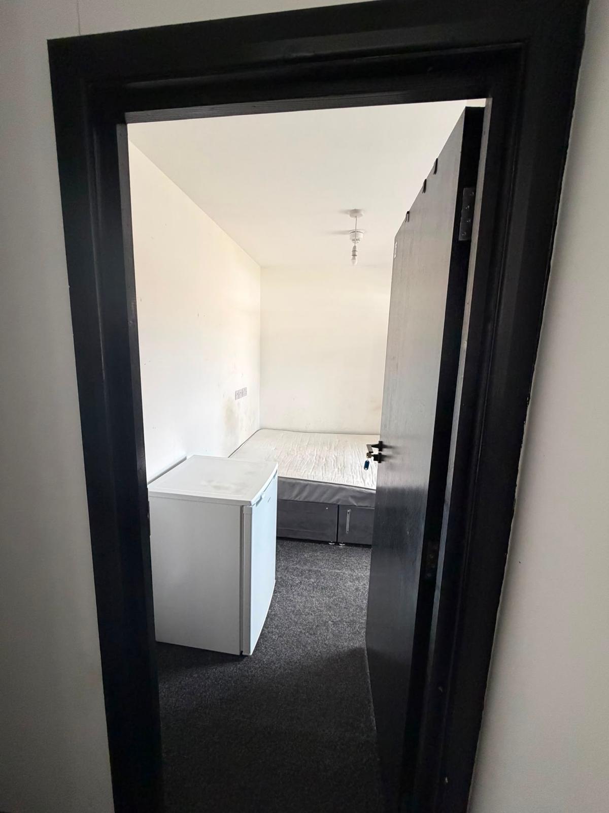 Studio is available to rent at Moston Ln M9 4HU (all bills incl)
