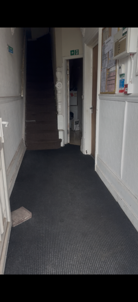 SELF-CONTAINED STUDIO FLAT – NG3 4JJ