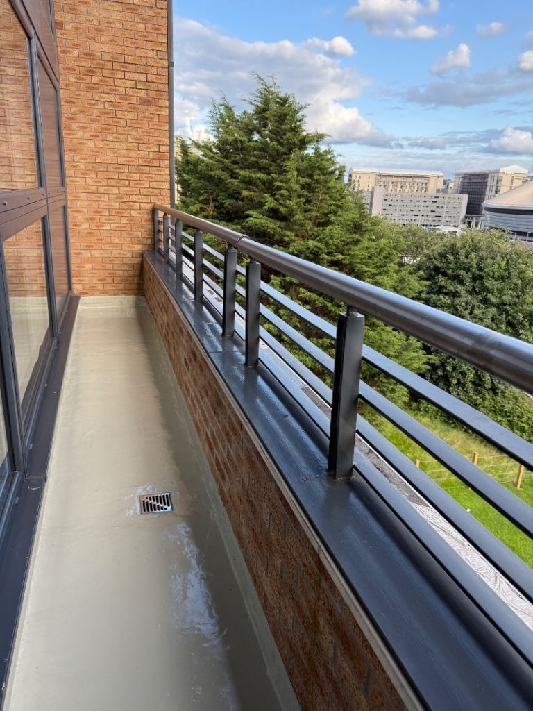 WEST END - 4 BEDROOM / 3 BATHROOM PENTHOUSE (G3 8GE)