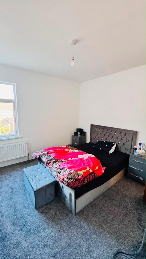 2 bedroom terraced house for rent (ST3)