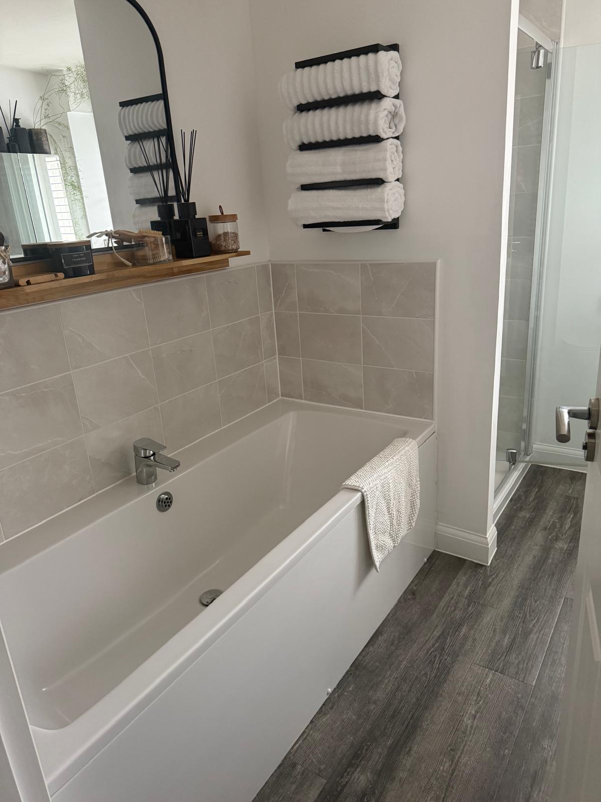 Luxurious room in a New build fully furnished (SN12 6YN)