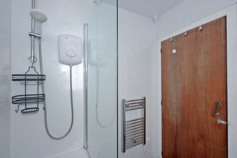 Fully furnished 2 bed upstairs flat, opposite to Aberdeen Uni, available immediately