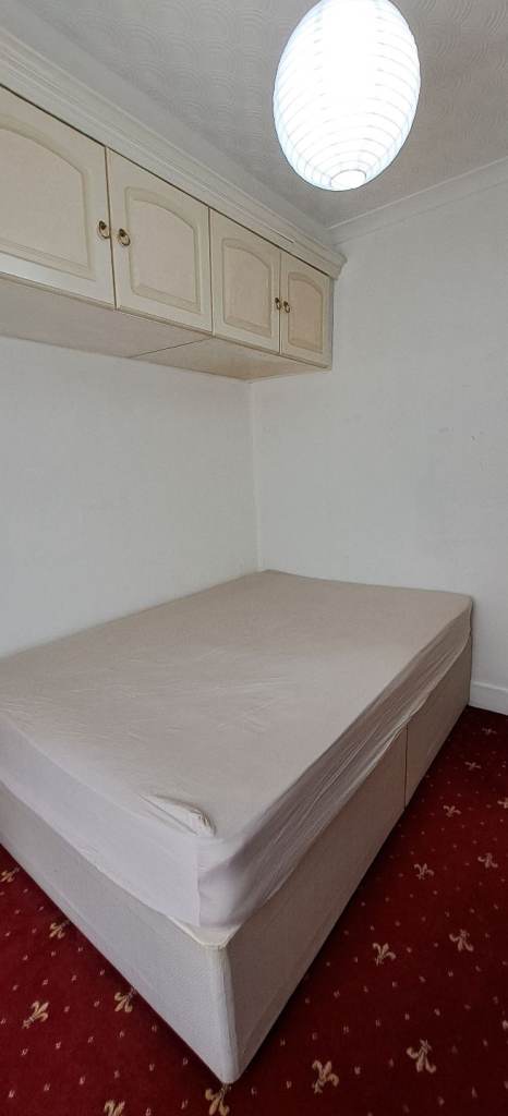 Double Room Available in Plumstead, Woolwich (SE18 7QF)