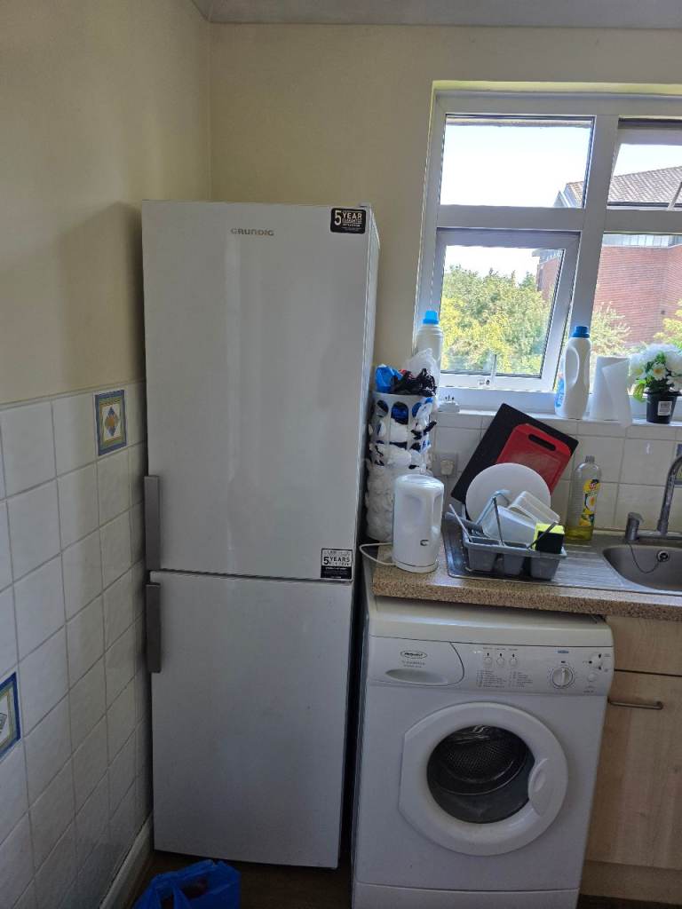 🏡 Spacious Master Bedroom in Gants Hill, IG5 0JA | £850 PCM | Available Now