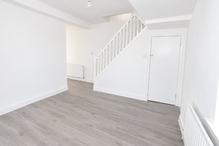4 Bed Terraced House, stamford rd, East Ham (E6 1LP)