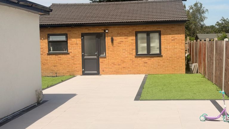 Spacious 2-Bedroom Apartment for Rent – £2,000 PCM (Bills Included) Dagenham, London(RM10 8BB)
